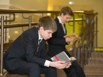 Выпускные в вузах предложили провести онлайн