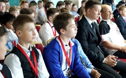 Хоккеисты южно-сахалинского &laquo;Кристалла&raquo; получили по заслугам