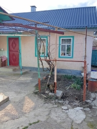 Продается домовладение на хуторе Первомайском Мостовского городского поселения (ул. Мостовая, 70)